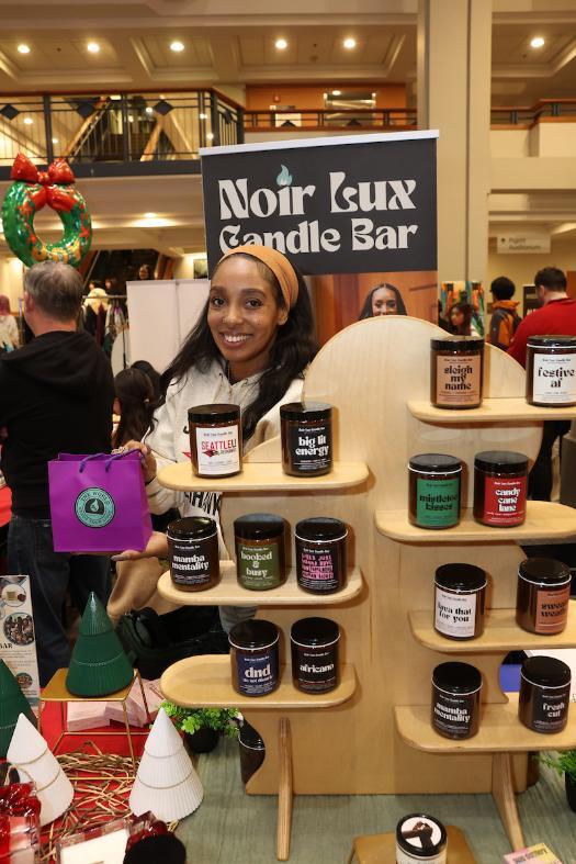Christmas shoppe noir